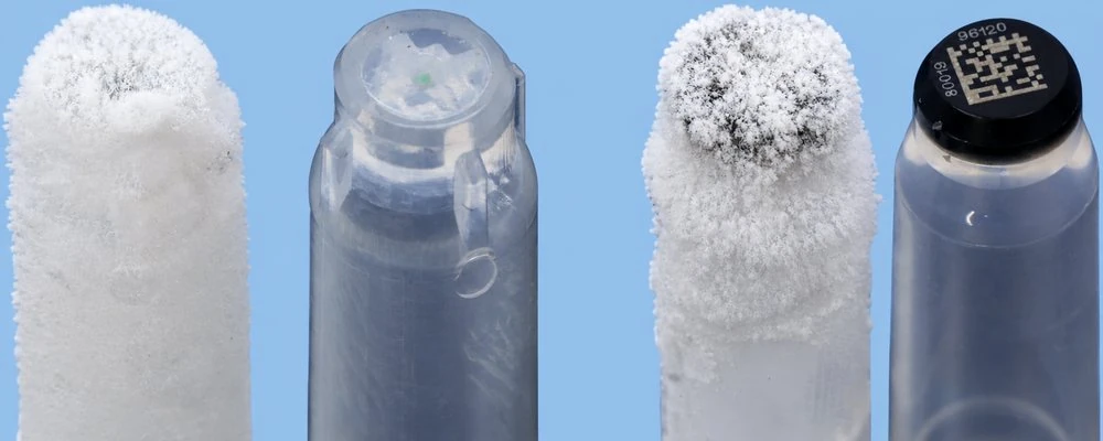 Frosted and clear sample tubes illustrating cold-storage identification conditions.